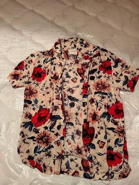Other - Men's Floral Short-Sleeve Shirt - Cream with Red & Blue Flowers